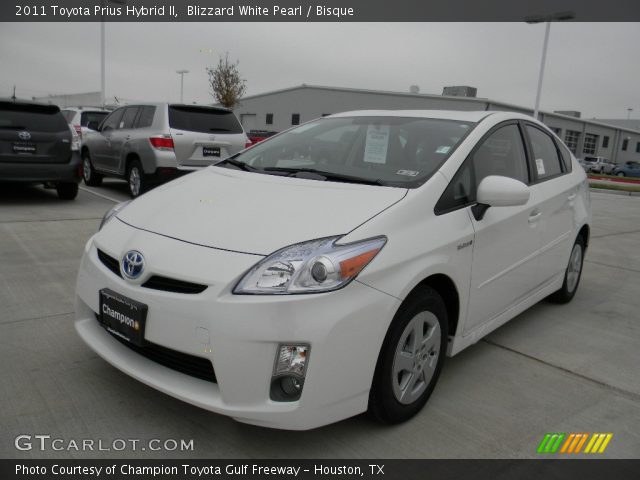 2011 Toyota Prius Hybrid II in Blizzard White Pearl