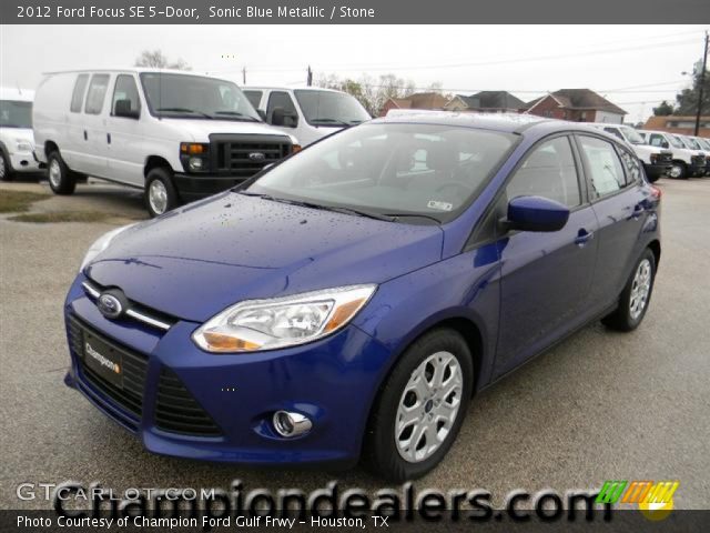 2012 Ford Focus SE 5-Door in Sonic Blue Metallic