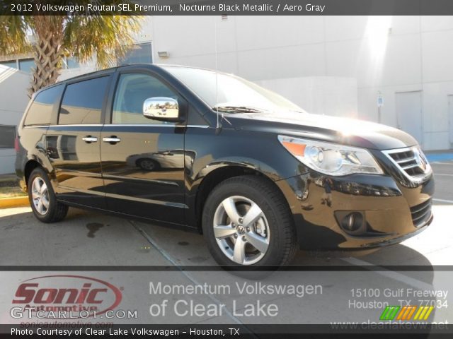 2012 Volkswagen Routan SEL Premium in Nocturne Black Metallic