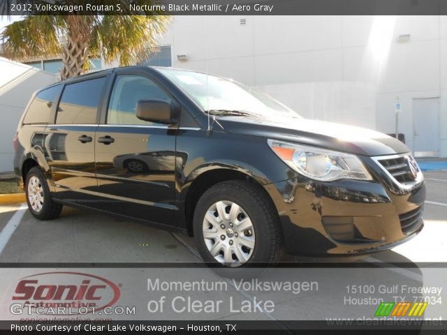 2012 Volkswagen Routan S in Nocturne Black Metallic