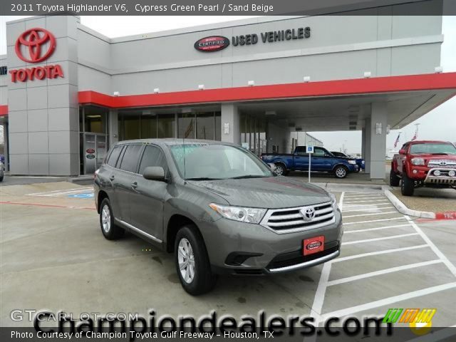 2011 Toyota Highlander V6 in Cypress Green Pearl