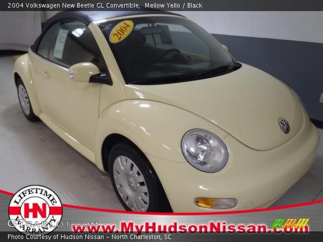 2004 Volkswagen New Beetle GL Convertible in Mellow Yello
