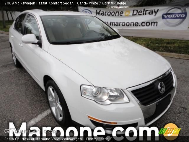 2009 Volkswagen Passat Komfort Sedan in Candy White