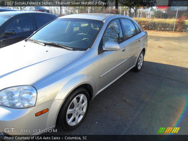 2007 Suzuki Forenza Sedan in Titanium Silver Metallic