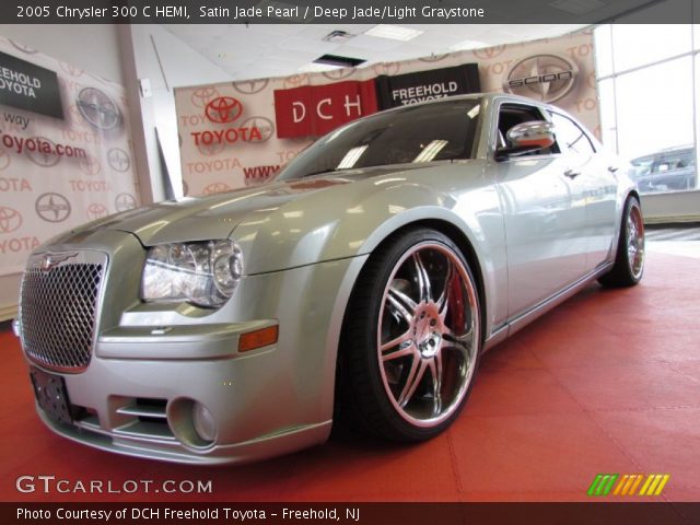 2005 Chrysler 300 C HEMI in Satin Jade Pearl
