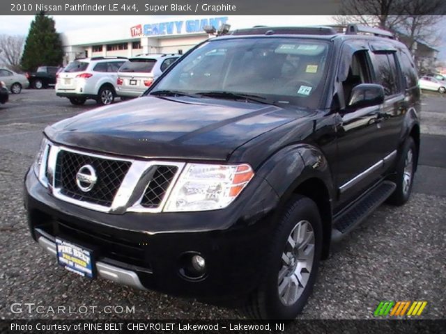 2010 Nissan Pathfinder LE 4x4 in Super Black