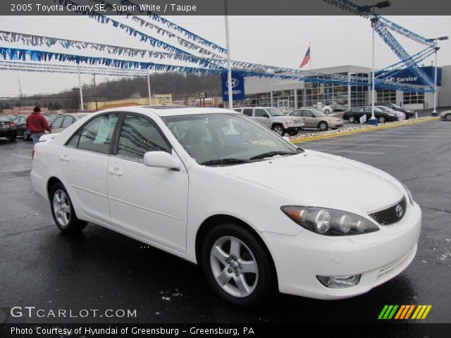 2005 Toyota Camry SE in Super White
