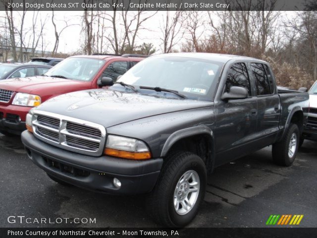 2004 Dodge Dakota SXT Quad Cab 4x4 in Graphite Metallic