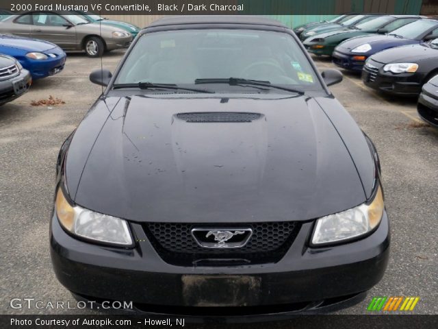 2000 Ford Mustang V6 Convertible in Black