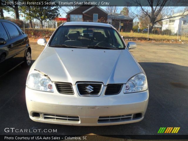 2005 Suzuki Forenza S Sedan in Titanium Silver Metallic