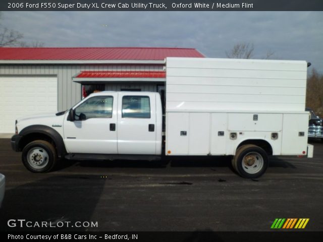 2006 Ford F550 Super Duty XL Crew Cab Utility Truck in Oxford White