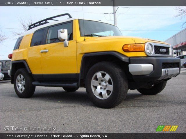 2007 Toyota FJ Cruiser 4WD in Sun Fusion
