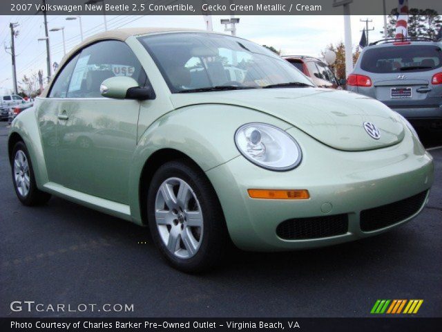 2007 Volkswagen New Beetle 2.5 Convertible in Gecko Green Metallic