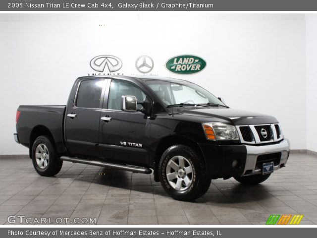 2005 Nissan Titan LE Crew Cab 4x4 in Galaxy Black