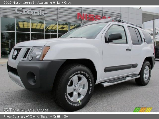 2012 Nissan Xterra S in Avalanche White