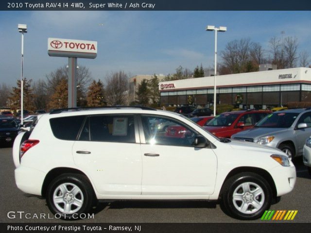 2010 Toyota RAV4 I4 4WD in Super White