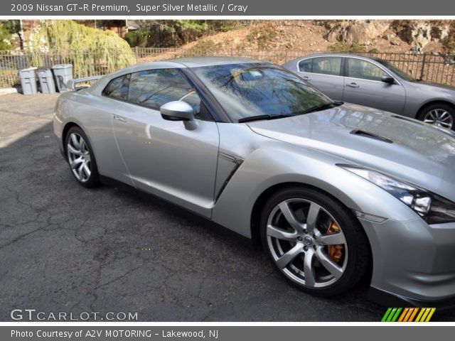 2009 Nissan GT-R Premium in Super Silver Metallic