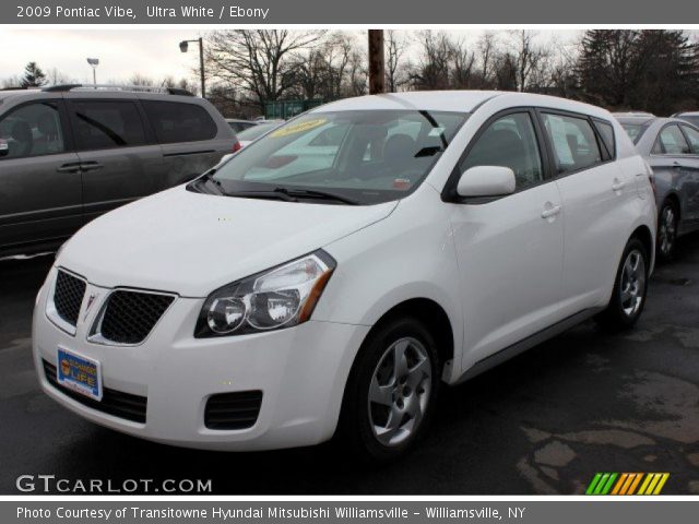 2009 Pontiac Vibe  in Ultra White