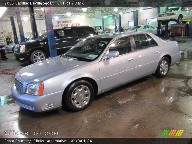 2005 Cadillac DeVille Sedan in Blue Ice