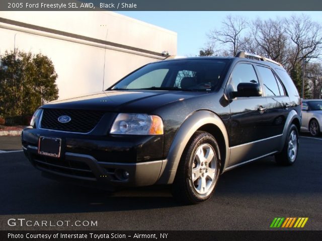 2005 Ford Freestyle SEL AWD in Black