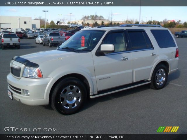 2006 Lincoln Navigator Luxury 4x4 in Cashmere Tri-Coat