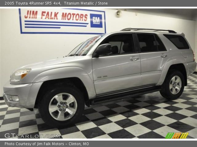 2005 Toyota 4Runner SR5 4x4 in Titanium Metallic