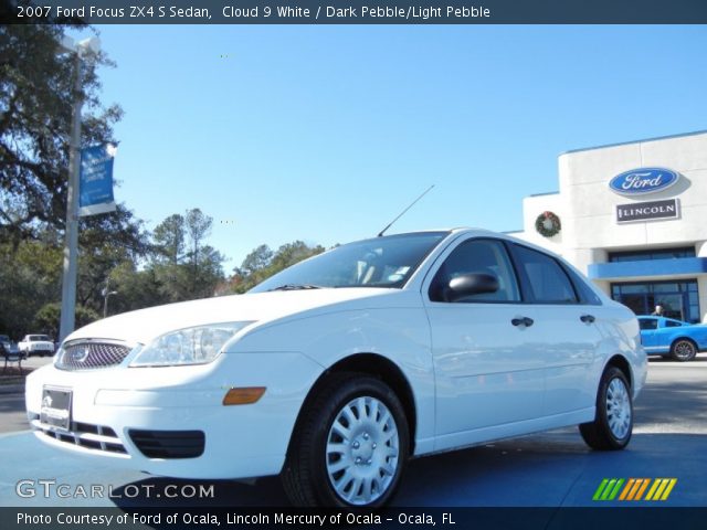 2007 Ford Focus ZX4 S Sedan in Cloud 9 White