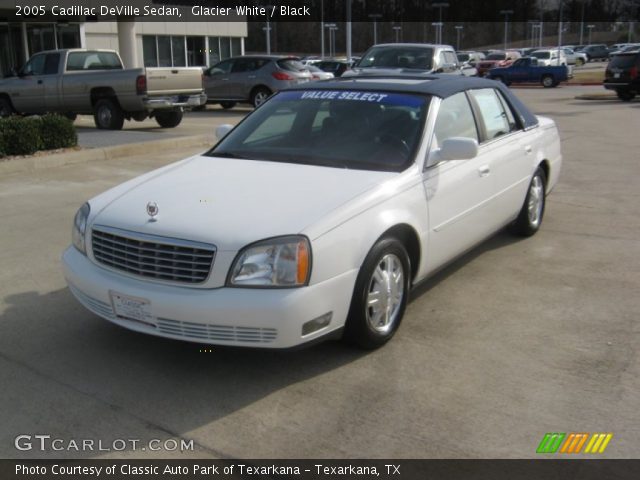2005 Cadillac DeVille Sedan in Glacier White