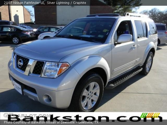 2007 Nissan Pathfinder LE in Silver Lightning