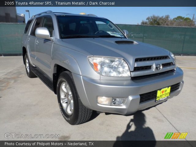 2005 Toyota 4Runner SR5 in Titanium Metallic