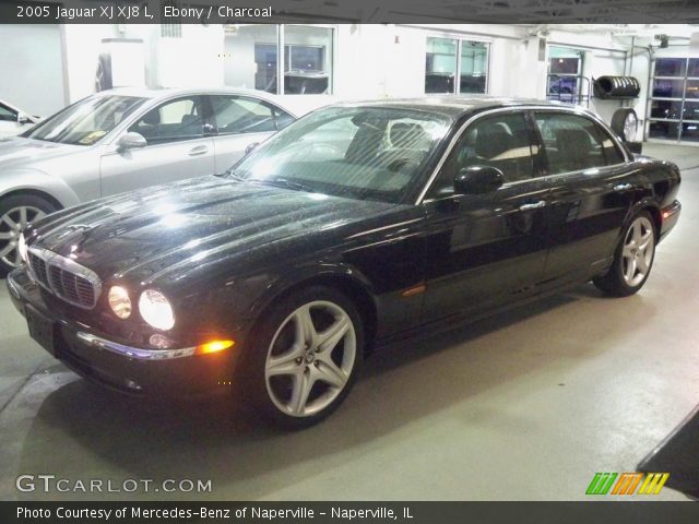 2005 Jaguar XJ XJ8 L in Ebony