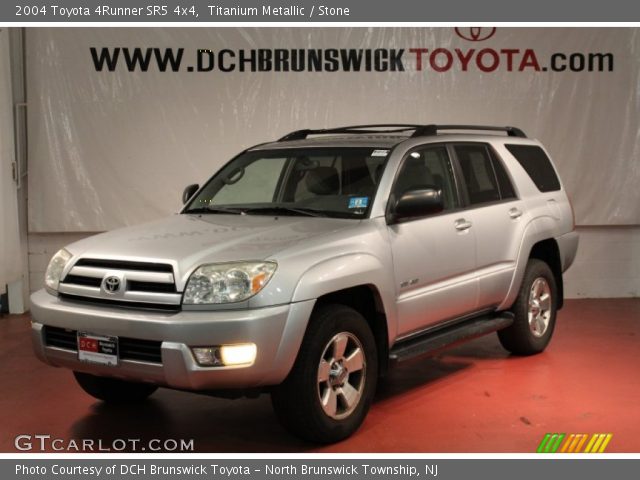 2004 Toyota 4Runner SR5 4x4 in Titanium Metallic
