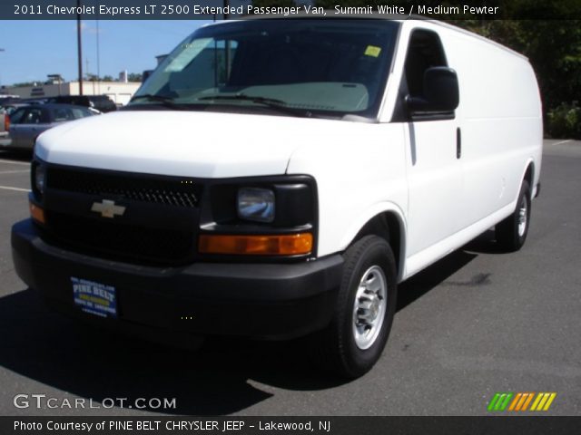 2011 Chevrolet Express LT 2500 Extended Passenger Van in Summit White