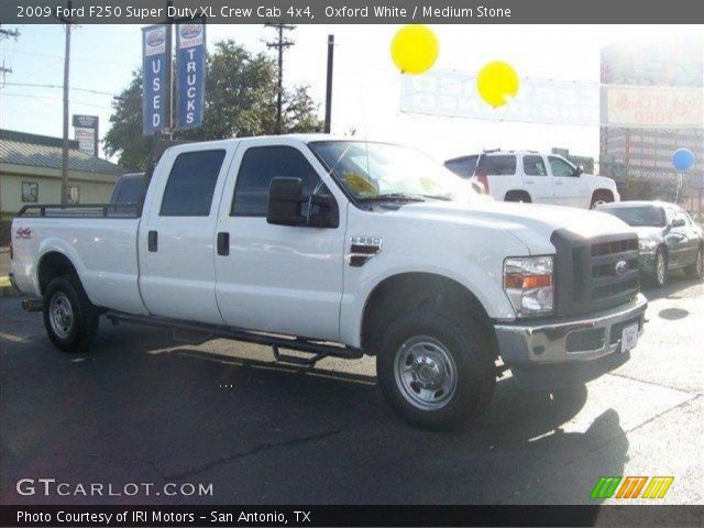 2009 Ford F250 Super Duty XL Crew Cab 4x4 in Oxford White