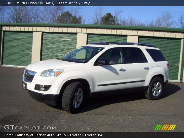 2007 Saturn Outlook XE AWD in Cream White