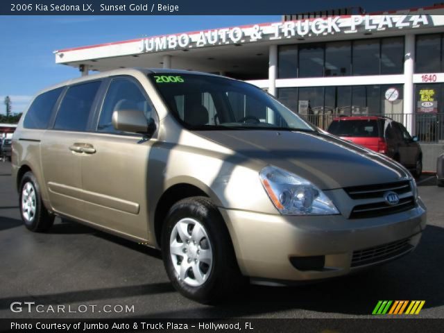 2006 Kia Sedona LX in Sunset Gold