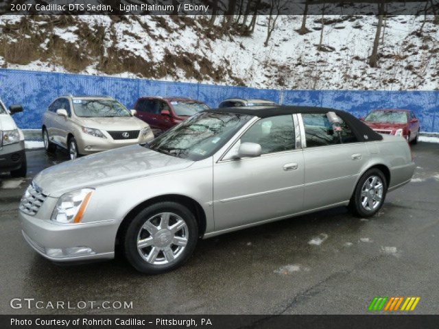 2007 Cadillac DTS Sedan in Light Platinum