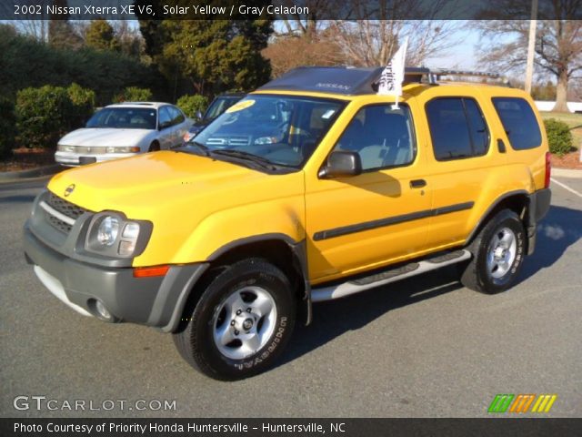 2002 Nissan Xterra XE V6 in Solar Yellow