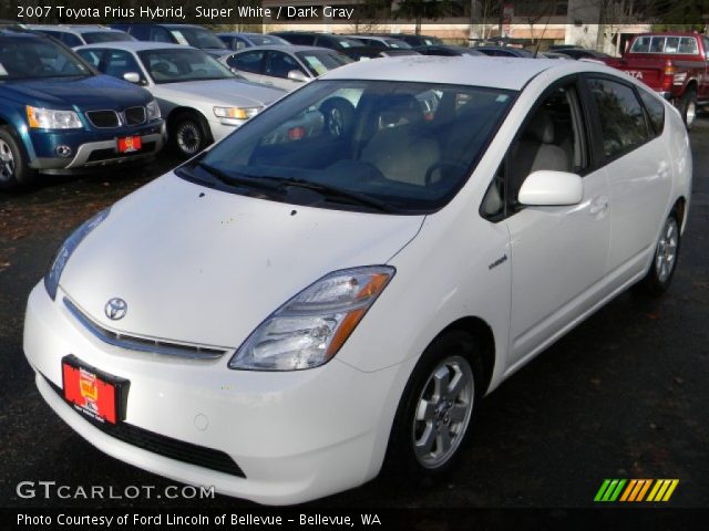 2007 Toyota Prius Hybrid in Super White