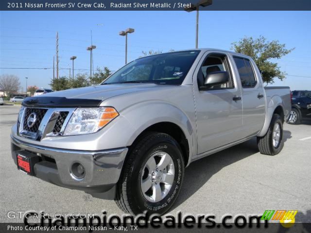 2011 Nissan Frontier SV Crew Cab in Radiant Silver Metallic