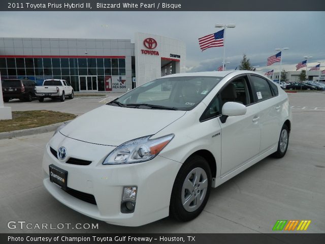 2011 Toyota Prius Hybrid III in Blizzard White Pearl