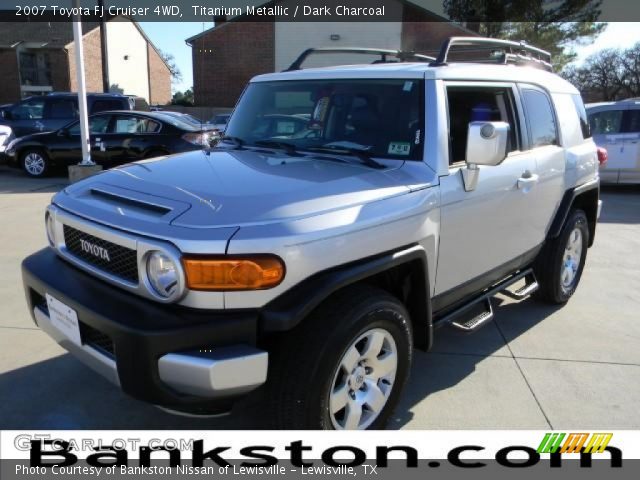 2007 Toyota FJ Cruiser 4WD in Titanium Metallic