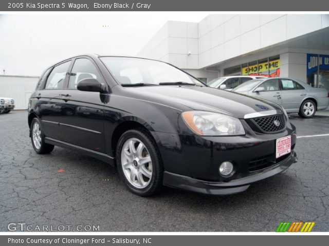 2005 Kia Spectra 5 Wagon in Ebony Black