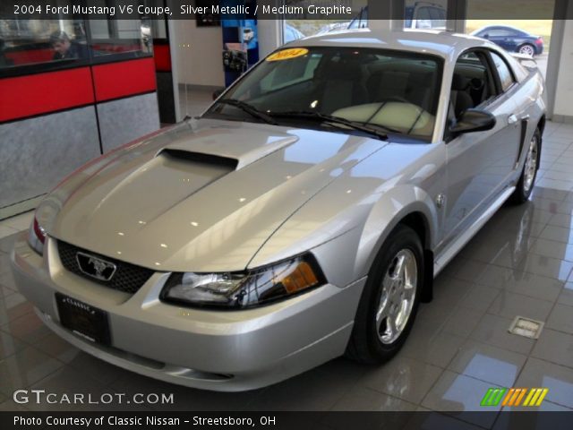 2004 Ford Mustang V6 Coupe in Silver Metallic