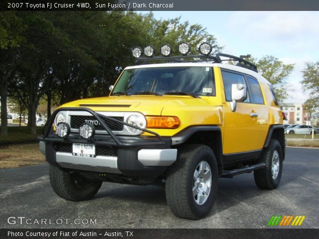 2007 Toyota FJ Cruiser 4WD in Sun Fusion