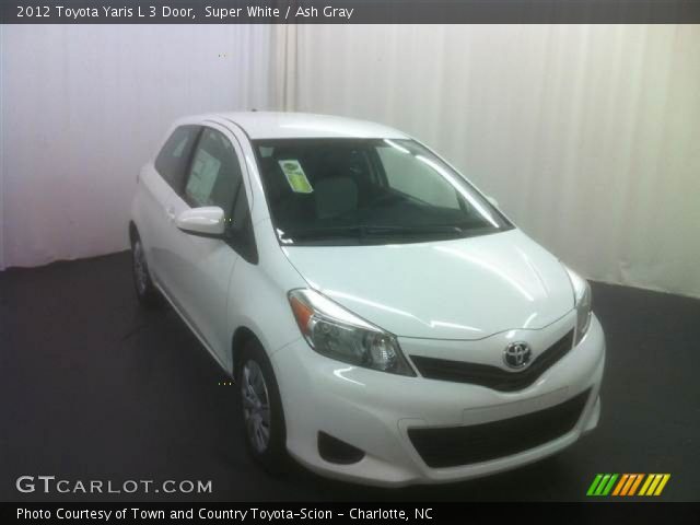 2012 Toyota Yaris L 3 Door in Super White