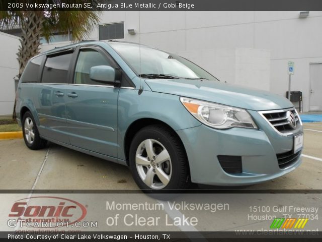 2009 Volkswagen Routan SE in Antigua Blue Metallic