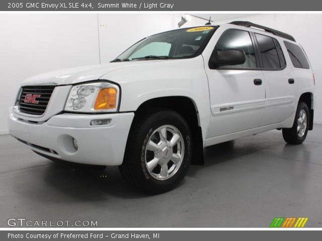 2005 GMC Envoy XL SLE 4x4 in Summit White