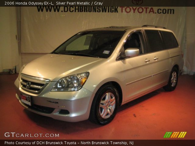 2006 Honda Odyssey EX-L in Silver Pearl Metallic