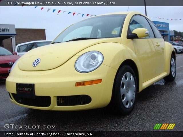 2010 Volkswagen New Beetle 2.5 Coupe in Sunflower Yellow